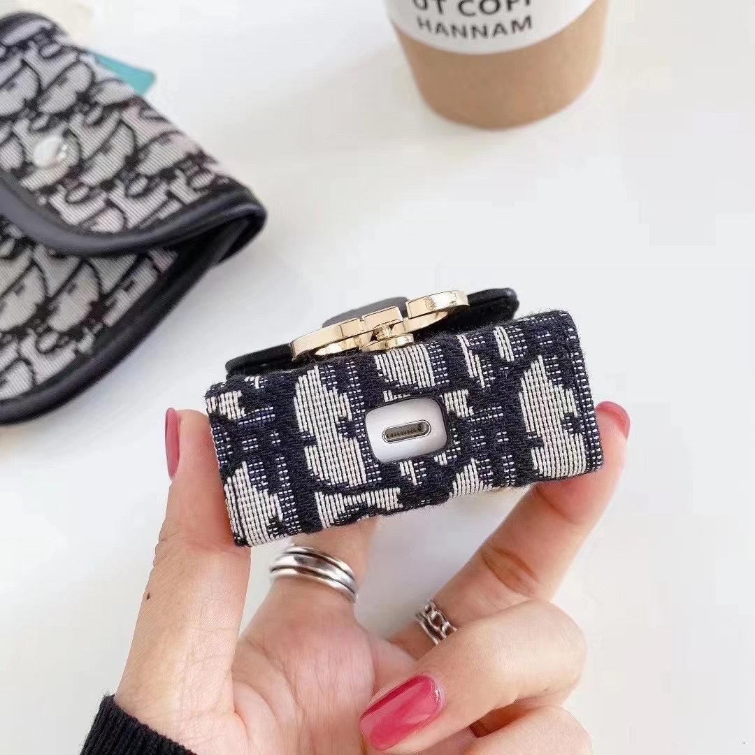 Iconic Luxury AirPods Case Fashionable Accessory Roxy New
