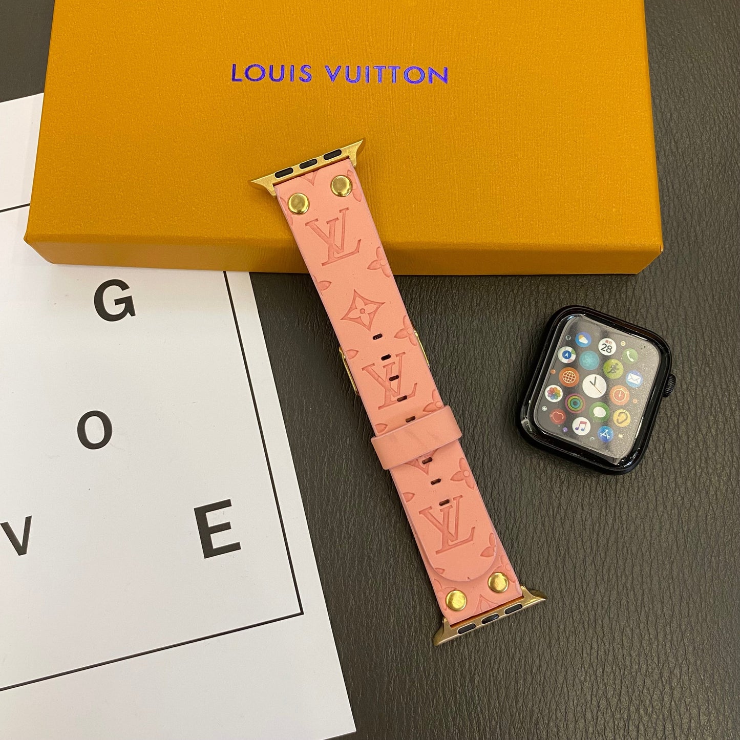 Bracelet de rechange Apple avec décoration en rivets et monogramme en relief Roxy New 2
