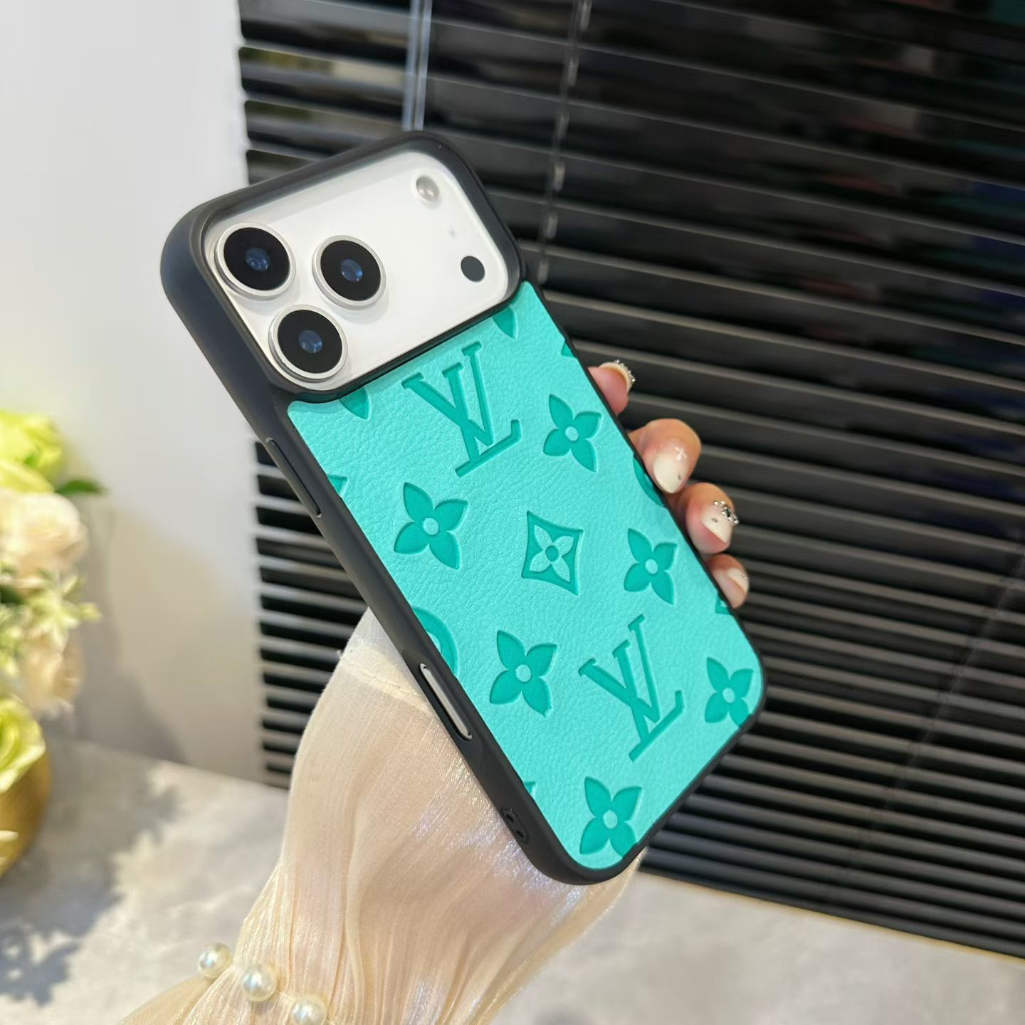 Louis V Luxury Phone Case For iPhone 12-17 Series