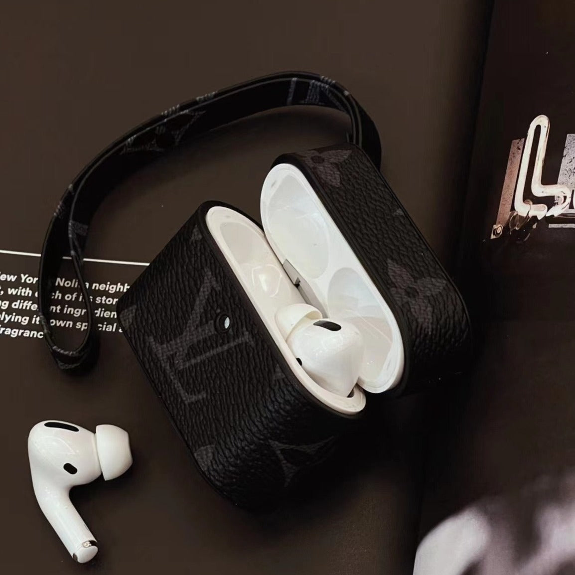 CLASSIC PRINTED AIRPODS CASE Roxy New