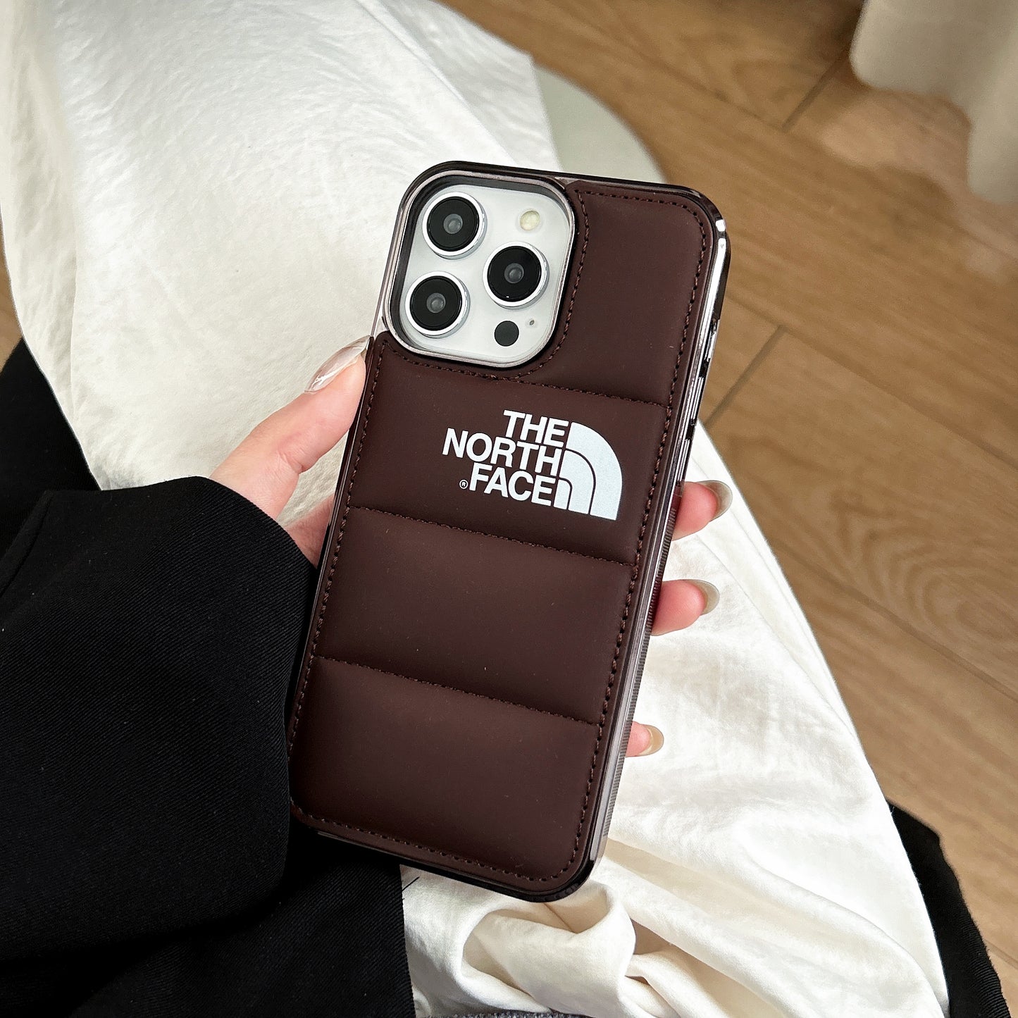 Luxury Case Made Of Soft Materials For iPhone 16 / 15 / 14 Roxy New 2