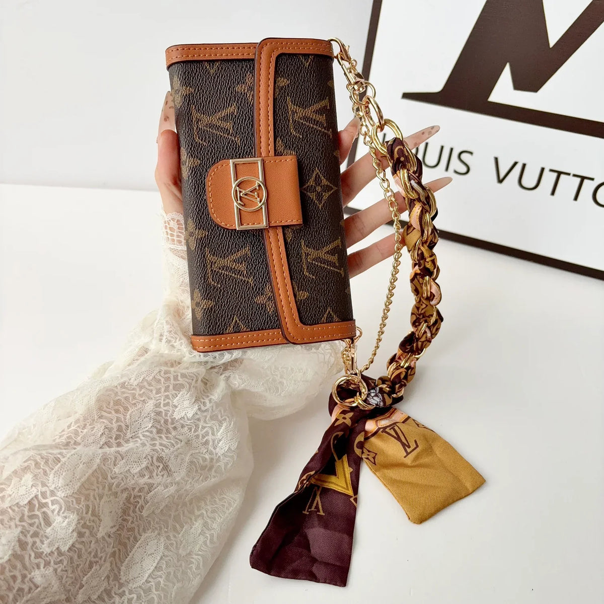 Luxury Leather Louis Vuitton iPhone Case With Flip Wallet And Chain 12-18 Pro & Pro Max