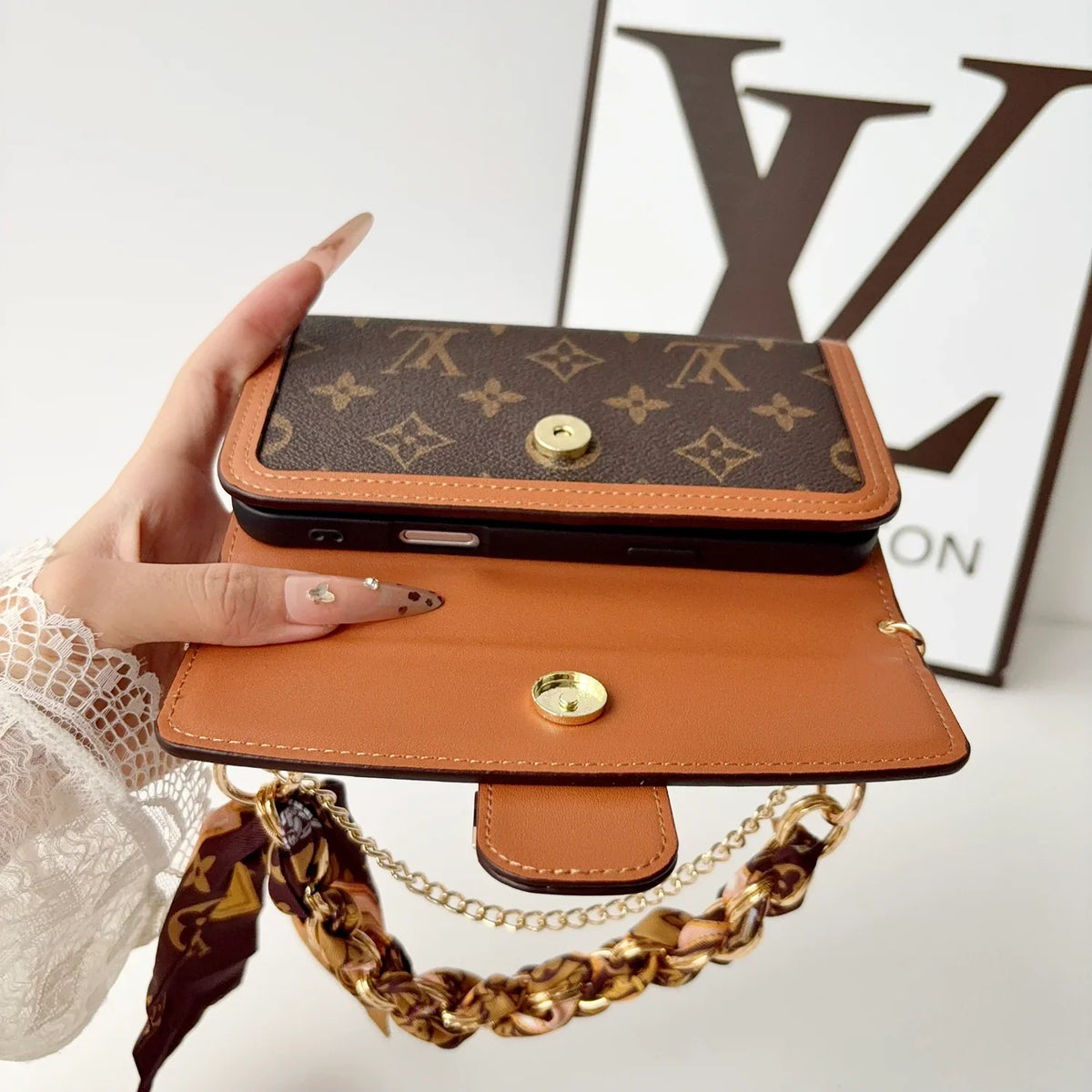 Luxury Leather Louis Vuitton iPhone Case With Flip Wallet And Chain 12-18 Pro & Pro Max