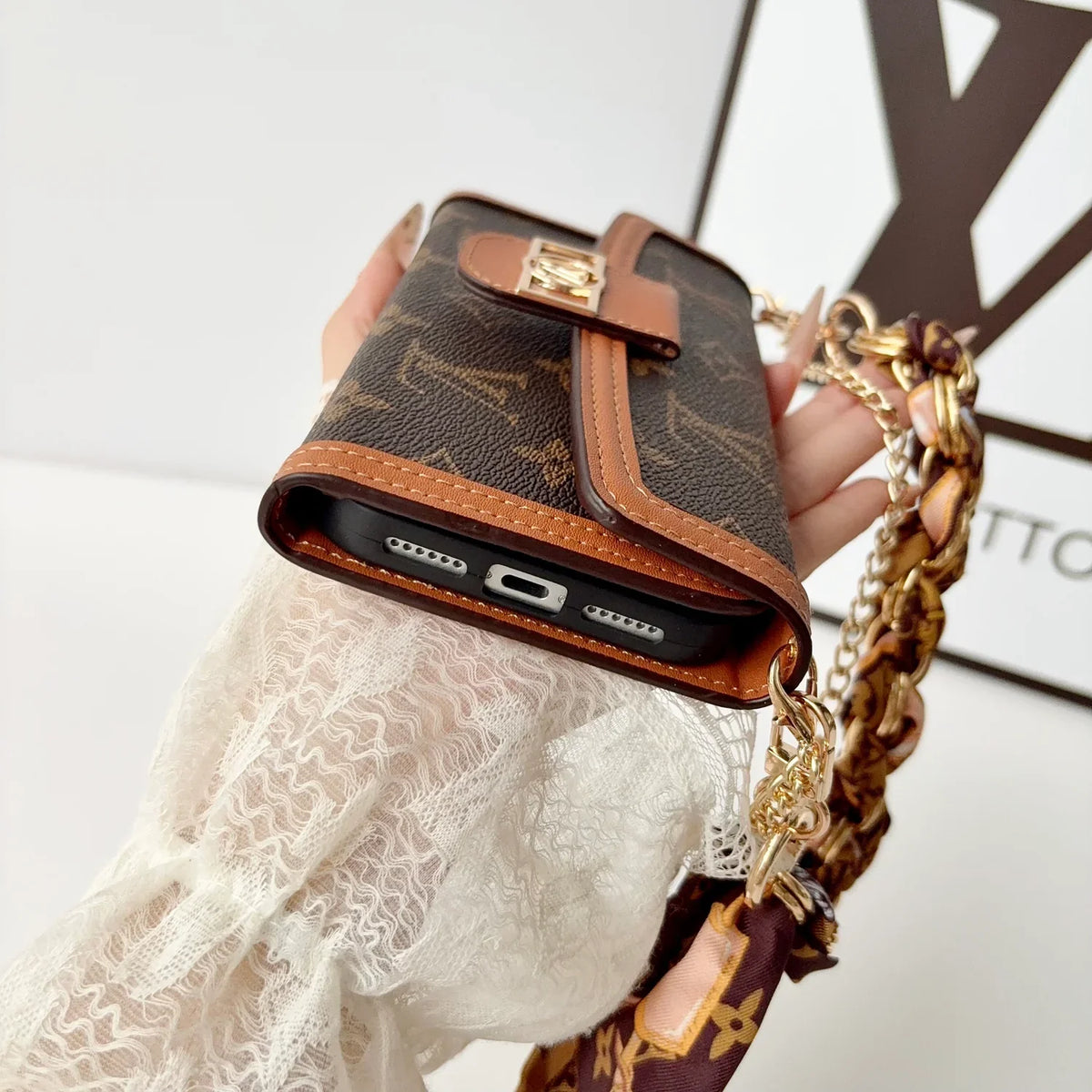 Luxury Leather Louis Vuitton iPhone Case With Flip Wallet And Chain 12-18 Pro & Pro Max